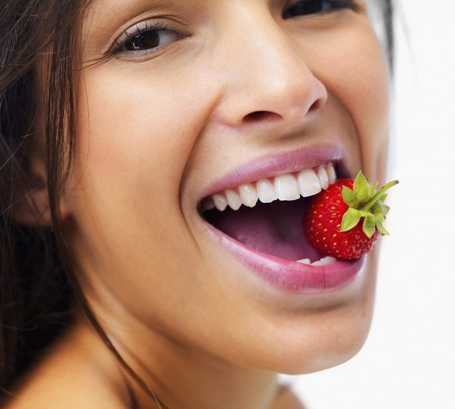 نتيجة بحث الصور عن ‪eating strawberries‬‏