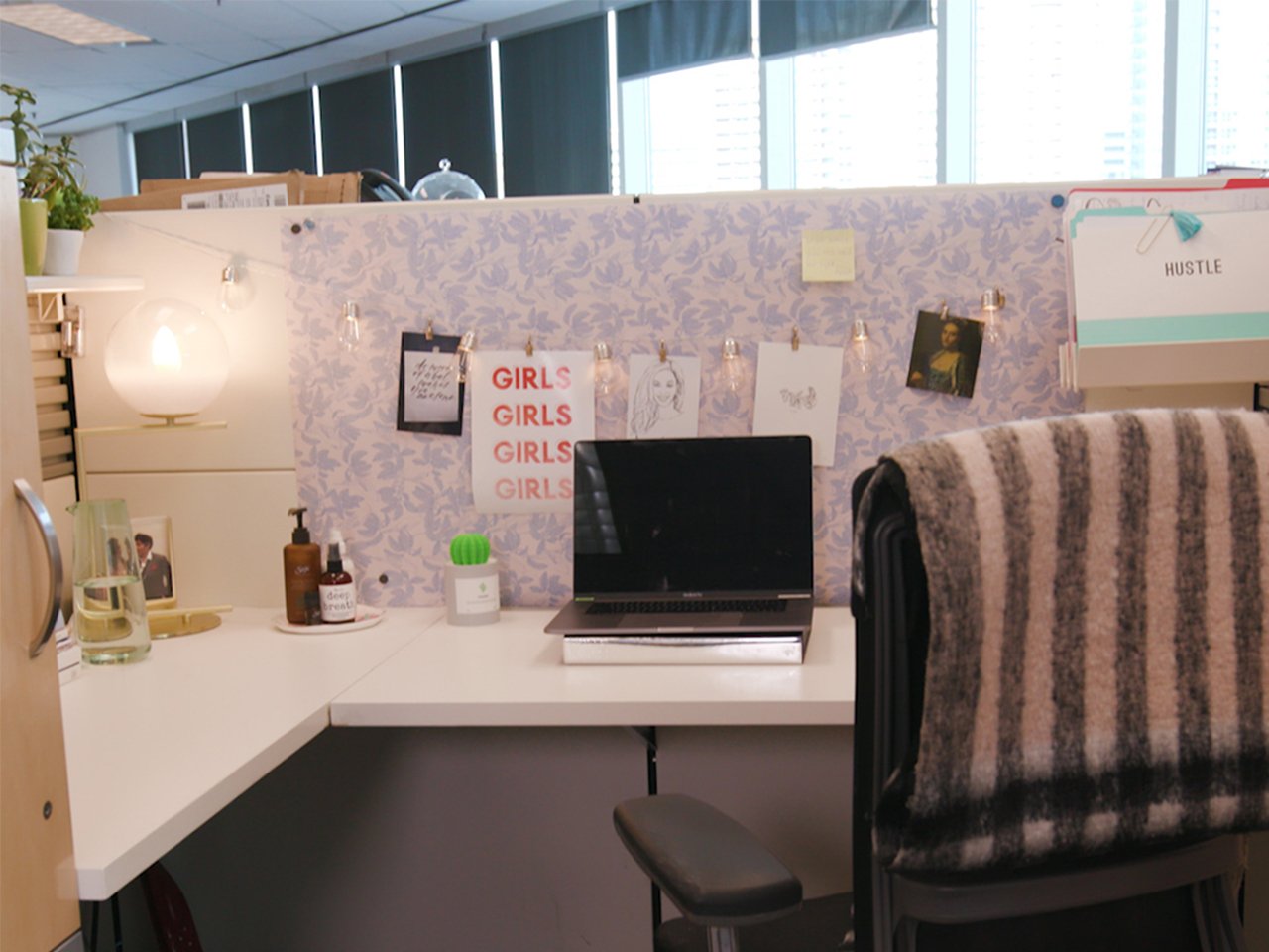 How To Create A Healthy And Happy Cubicle For Under $50 | Chatelaine