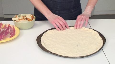 Make perfect pizza dough at home