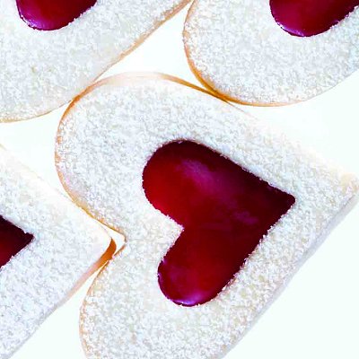 Raspberry sugar-cookie hearts