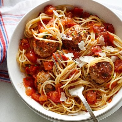 Herbed chicken meatballs with spaghetti