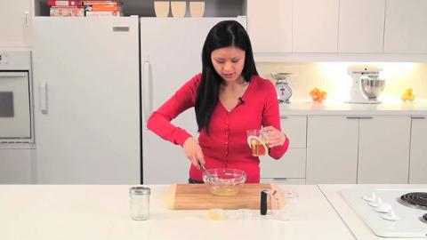 How to make a simple vinaigrette