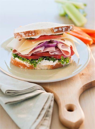 How to choose healthier lunch meat, and 6 ingredients to avoid