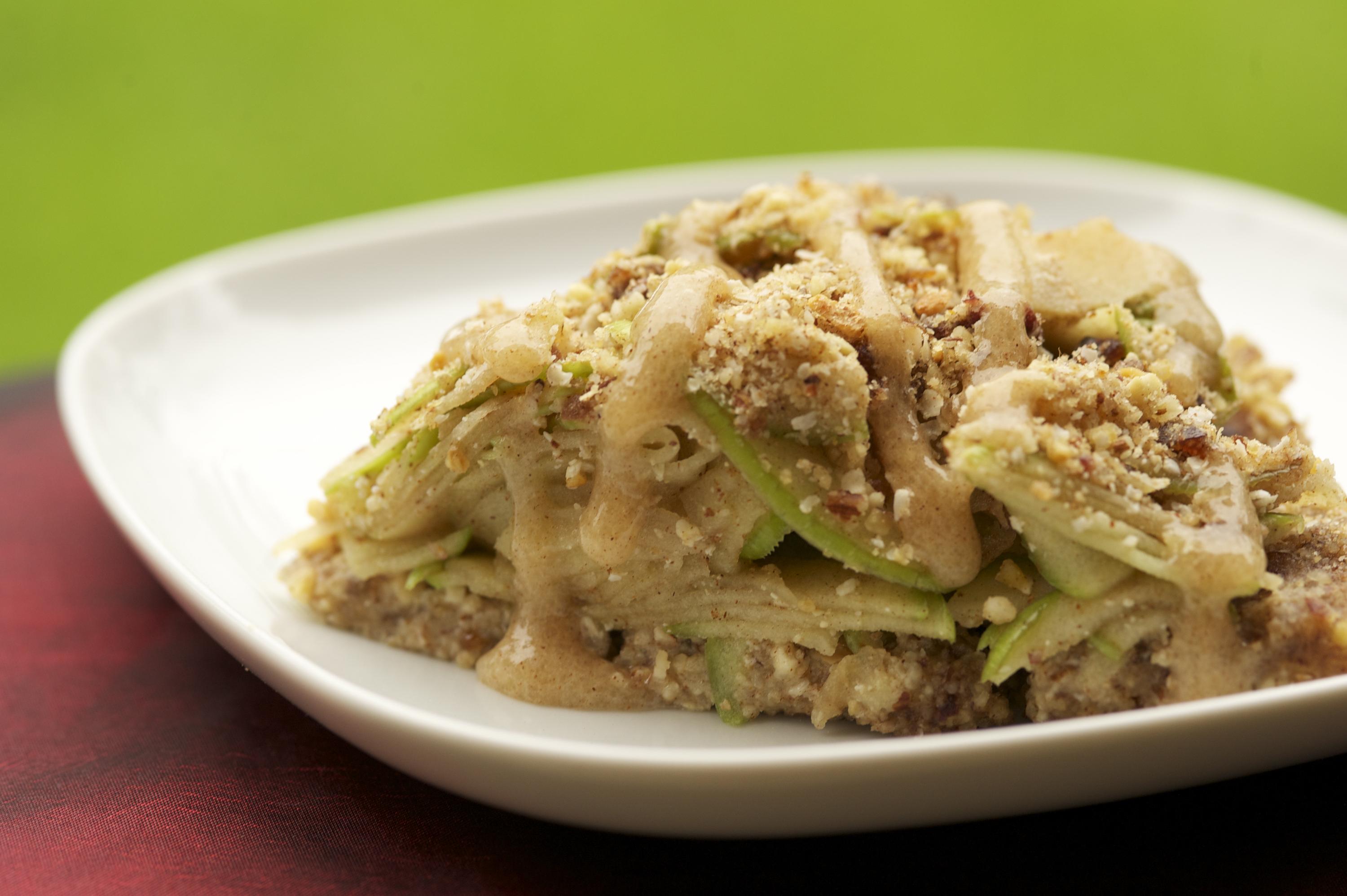 Recipe for the perfect raw apple crumble pie