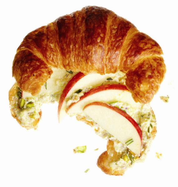 Rosemary-ricotta-pesto croissant with apple
