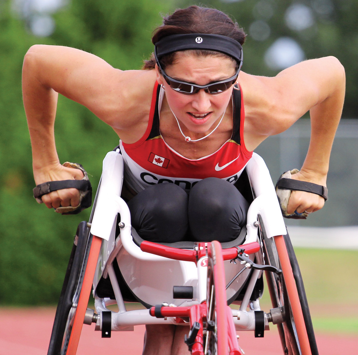 Michelle Stilwell racing in wheelchair on track