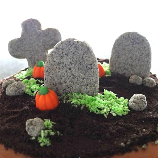 Graveyard chocolate cake Halloween