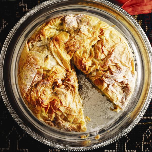 Phyllo pastry stuffed with chicken