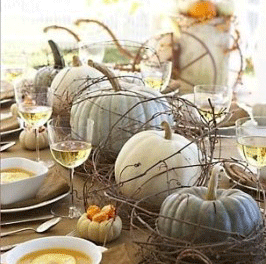 pumpkin-centrepiece-table-setting-Thanksgiving
