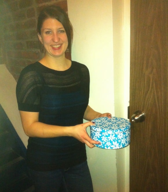 Laura Brown delivering baked cookies to her neighbour #kindcycle
