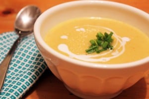 Parsnip and pear soup recipe with cinnamon and coconut