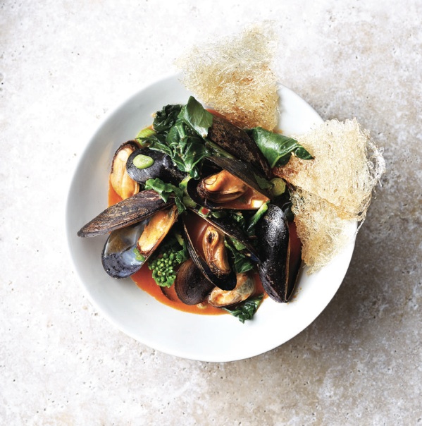 XO mussels with crunchy glass noodle cakes