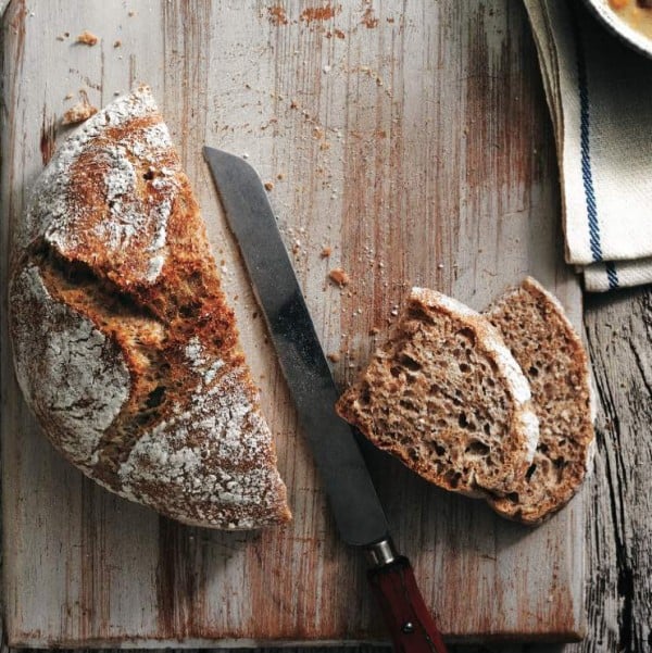 No-knead bread with bran