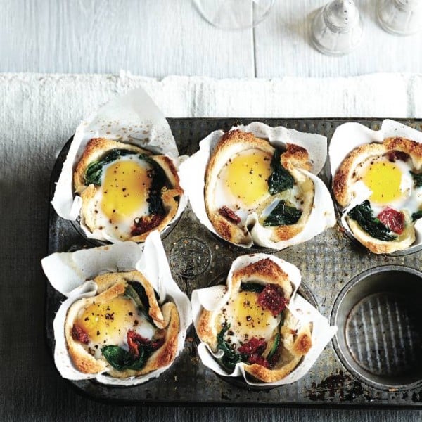 Eggs and toast tartlets