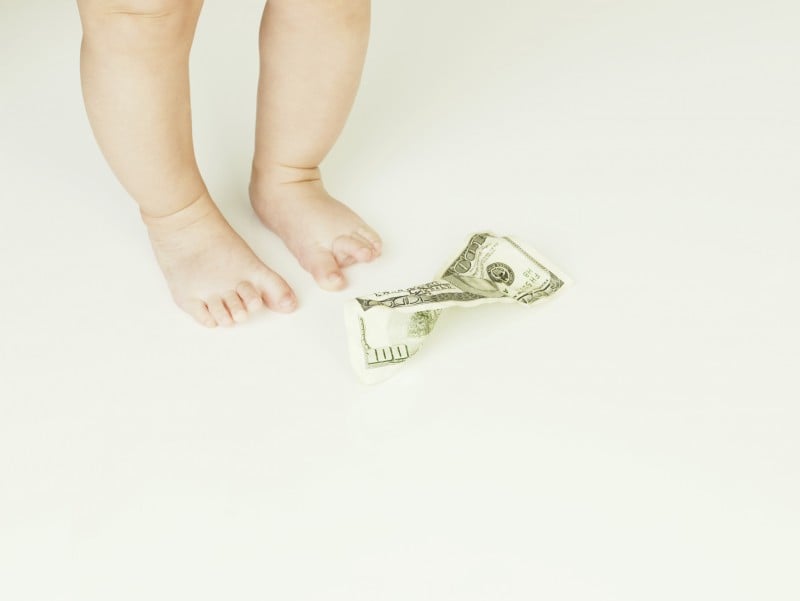 baby-feet-money
