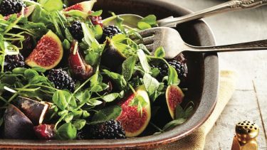Fresh fig salad with blackberries
