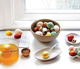 How to use natural ingredients to dye eggs