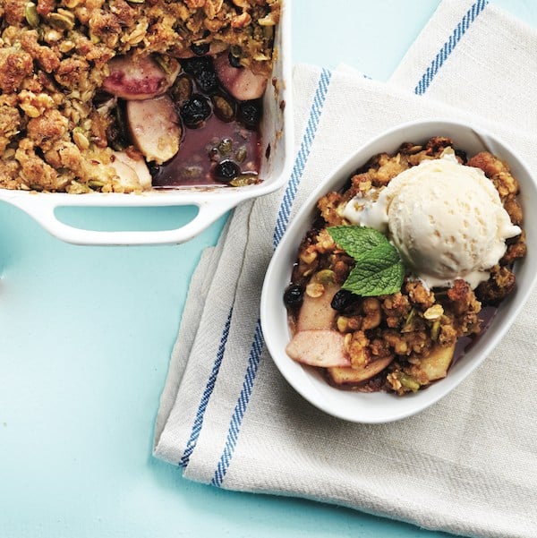 apple and blueberry crumble