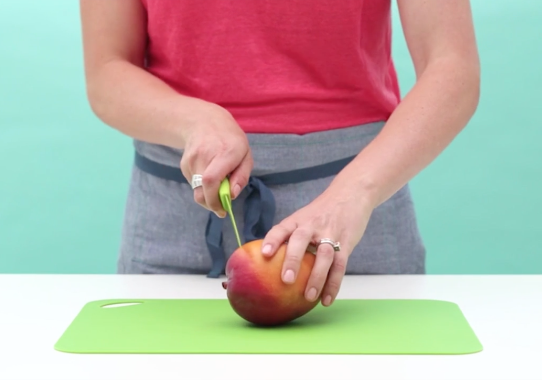 How to cut a mango two ways
