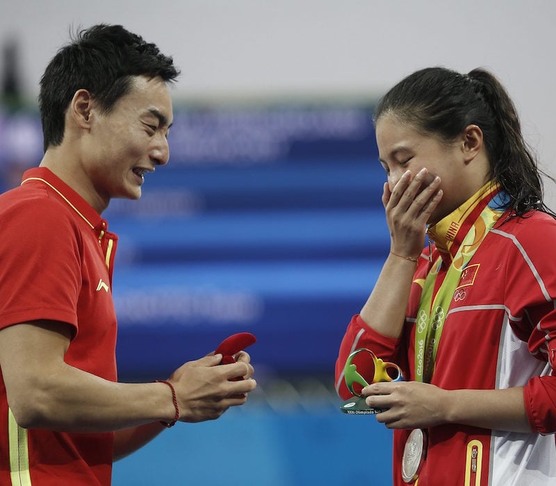 Diver's Olympic win upstaged by her boyfriend's marriage proposal