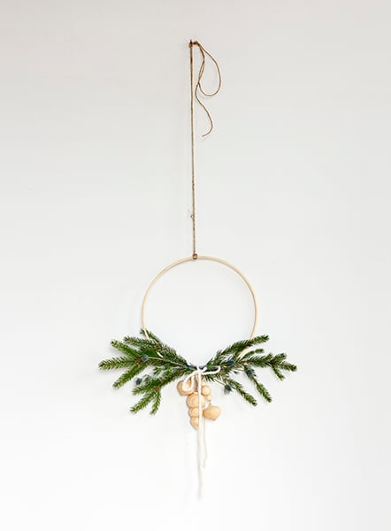 Six minimalist DIY holiday wreaths you can keep up all year round