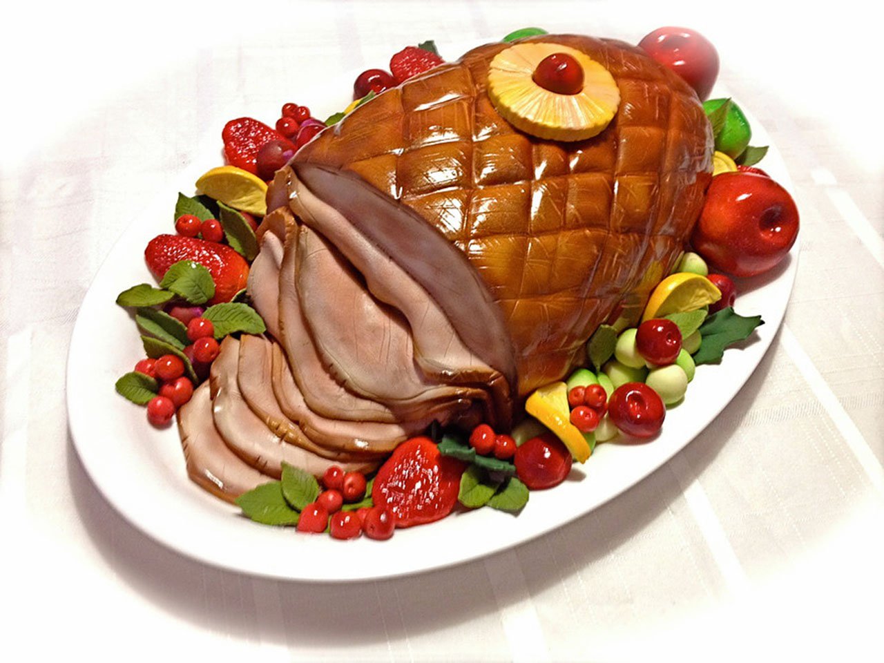 Cakes that look like other foods. This one is a ham.