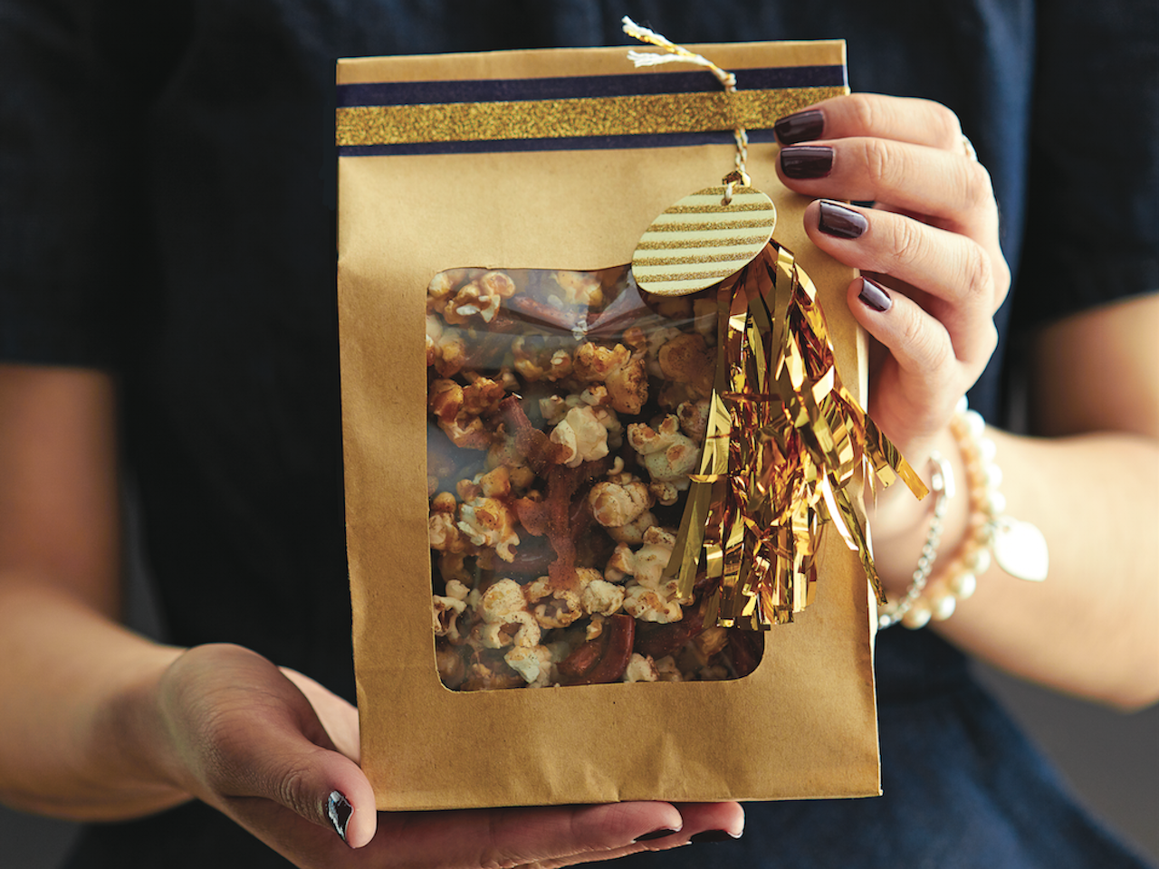 Gingerbread spice popcorn in a bag
