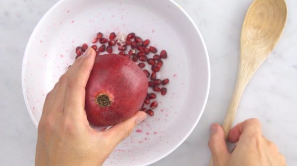 How to seed a pomegranate