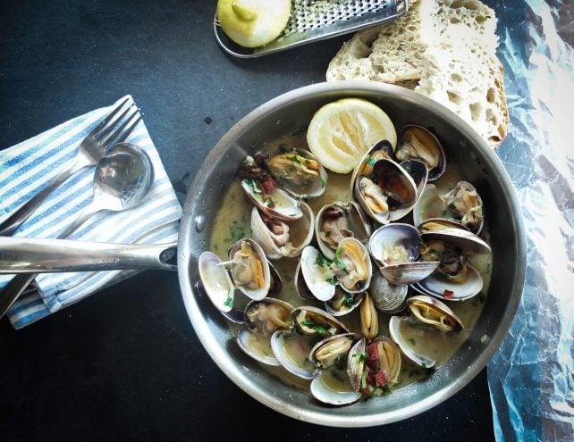 how to buy sustainable seafood: clams