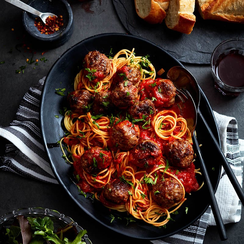 Classic spaghetti and meatballs (1/2 package)