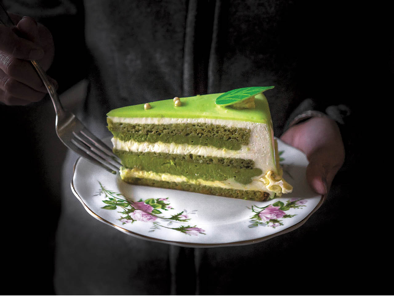 Best foodies on instagran-Jessica Emin's photo pf a slice of green cake