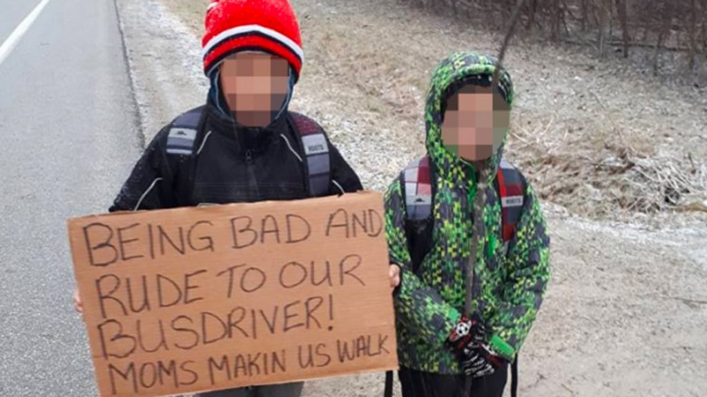 mom internet-shamed kids by making them walk 7km to school holding a sign saying they were rude to their bus driver