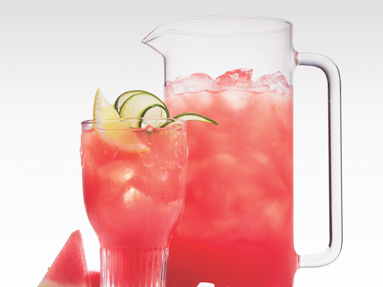 How to make lemonade: watermelon pink lemonade pitcher