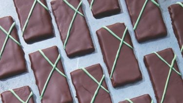 How to temper chocolate for peppermint chocolate snaps