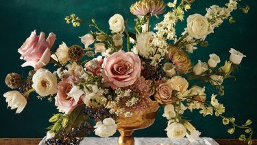 3 Easy Floral Centrepieces To Spruce Up Your Holiday Table