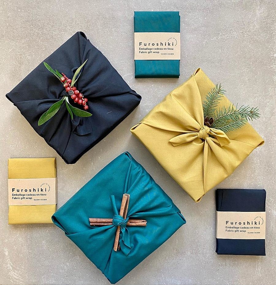 Reusable fabric gift wrapping, furoshiki