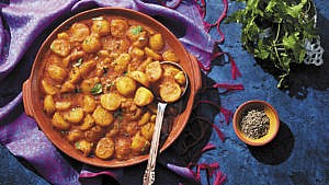 Bedmi Aloo (Spiced Turmeric and Coriander Potato Curry)